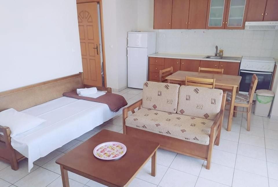 Stratos Family Apartments & Studios Neos Marmaras Room photo